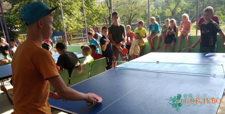 Николаевские полицейские устроили для детей турнир по настольному теннису в Рыбаковке