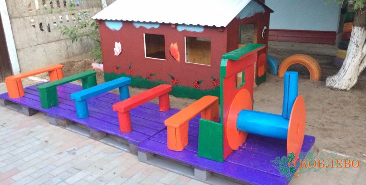 В коблевском детском саду «Сонечко» родители обновили игровую площадку (фото)