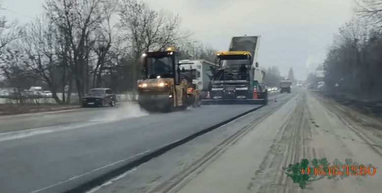 На трассе М-14 Одесса — Новоазовск улучшают дорожное покрытие (видео)
