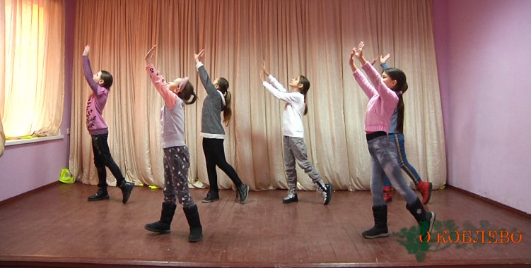 Коблевский аматорский театр «Чайка» готовит праздничную программу к Международному женскому дню (фото)