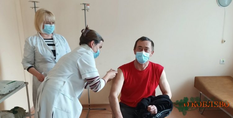 В Рыбаковке началась вакцинация — в амбулаторию прибыло 50 доз вакцины от COVID-19 (фото)