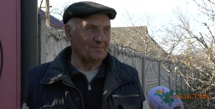 Владимир Лукьянов, муж поэтессы.