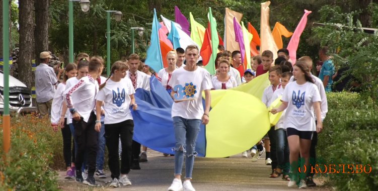 Накануне тридцатилетия Независимости Украины в селе Рыбаковка организовали праздничный ход (фоторепортаж)
