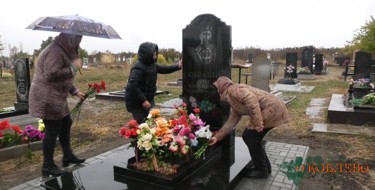 В селах Виноградное и Анатольевка чествуют память погибших воинов в зоне АТО (фото)