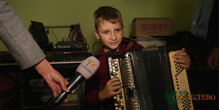 Артем Саркисян, ученик музыкальной школы по классу баяна и аккордеона.