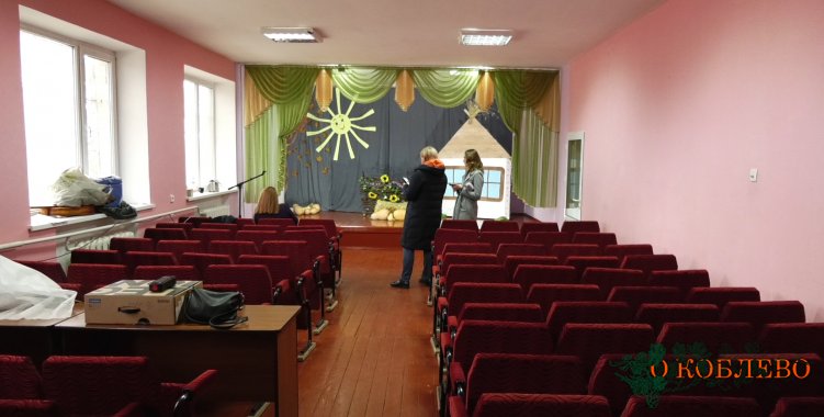 Теперь участники коблевского театра «Чайка» используют новое музыкальное оборудование (фото)