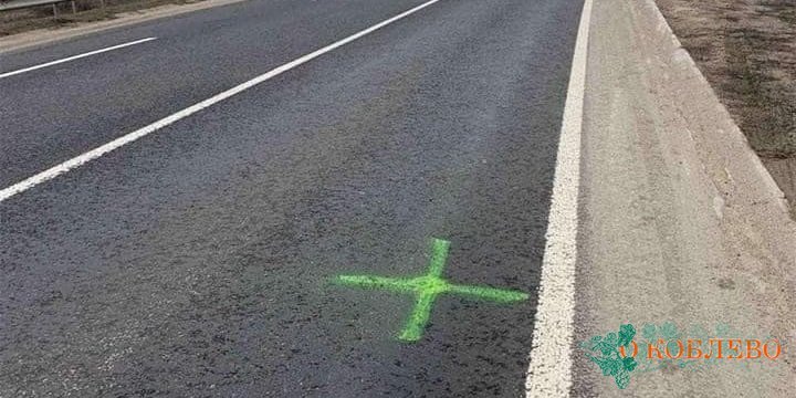 Оккупанты оставляют ночные метки в форме креста на дорогах