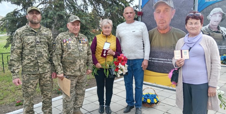 У Коблівській громаді вшанували пам’ять визволителів та вручили орден родині полеглого Героя (фото)