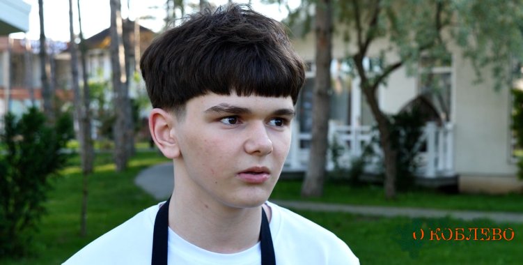 Андрій, офіціант еко-готелю «Вітал-Парк», ВПО з Миколаївської області.